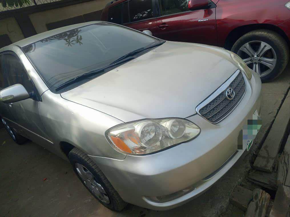 A picture of Toyota Corolla 2004