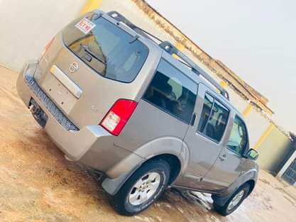 A picture of Nissan Pathfinder 2005 model