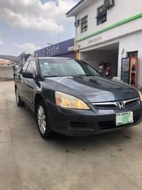 A picture of Honda Accord 06