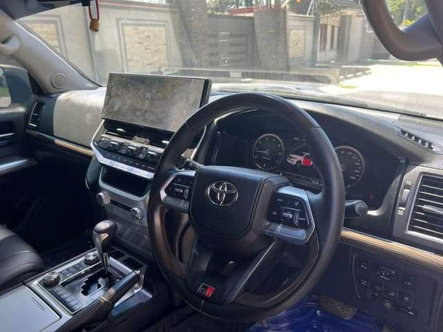 A picture of LANDCRUIZER