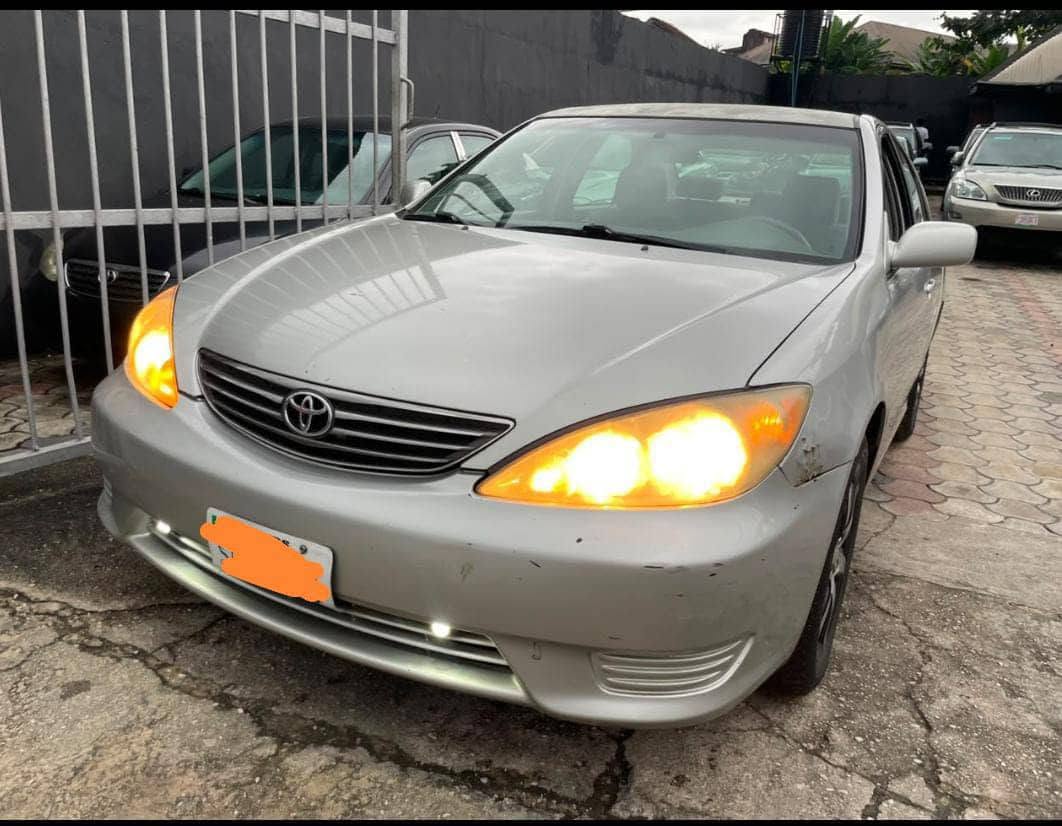 A picture of 7 months used Toyota Camry 2005 Pure First body Untempered