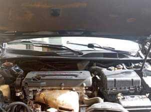 A picture of Toyota Camry 2004 4 plug Painted Engine and gear are