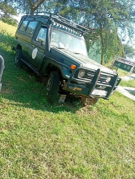 A picture of 1997 Land cruiser 1997 toyota hard top