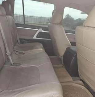 A picture of LANDCRUISER V8
