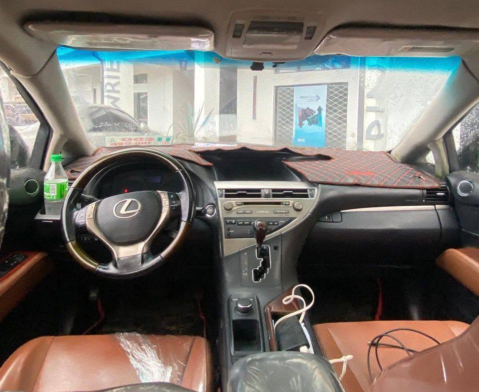 A picture of Distress 2015 Rx350 Lexus few months use with Untempered Excellent