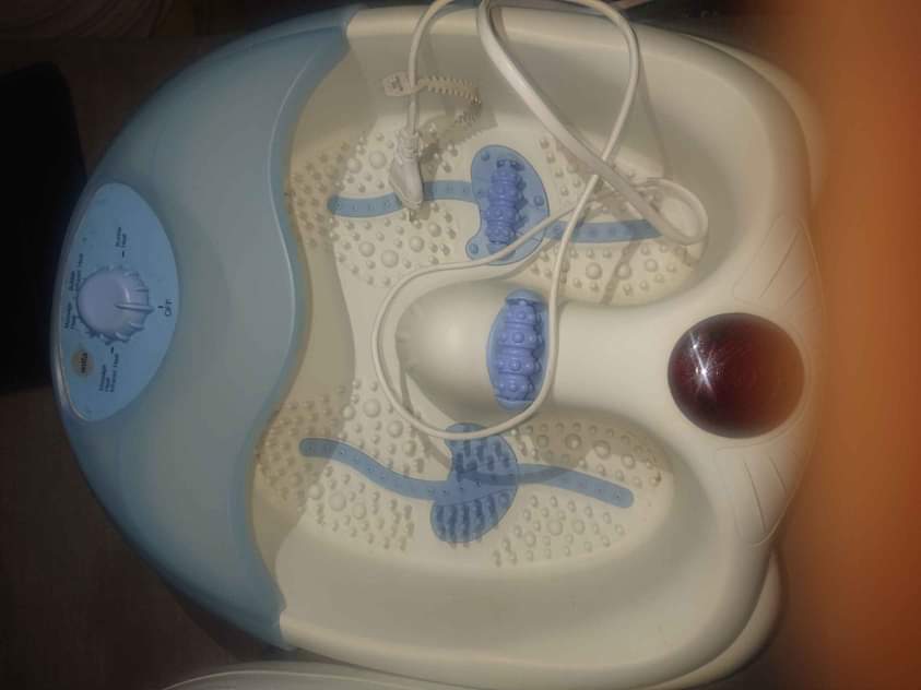 A picture of foot massager spa machine za massage na kusafisha miguu zinatumia