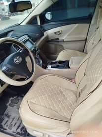 A picture of 2010 Venza