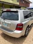 A picture of Toyota Highlander 05 three seater