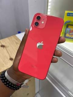 A picture of iphone 13 iphone 12
