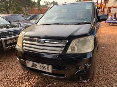 A picture of Toyota Noah