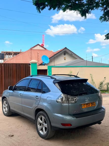 A picture of TOYOTA HARRIER 0714058883