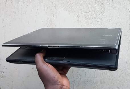 A picture of Dell core i3 laptop