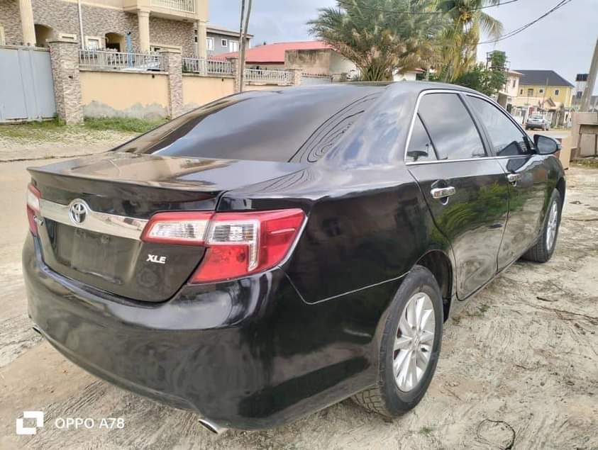 A picture of Toyota Camry 2012