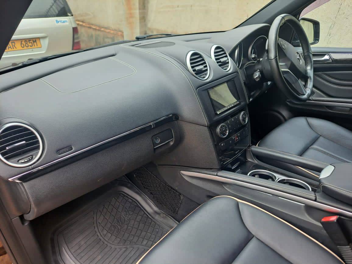 A picture of ML 350 4MATIC ON SALE