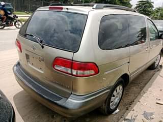 A picture of Foreign used 2003 model Toyota sienna le