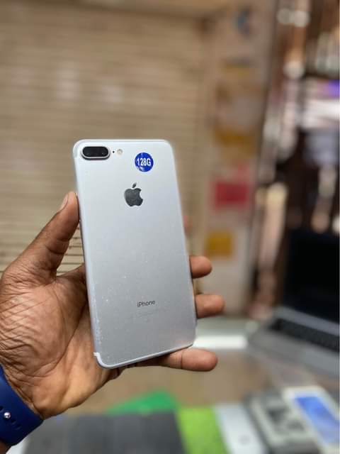 A picture of iPhone 7 Plus 128gb