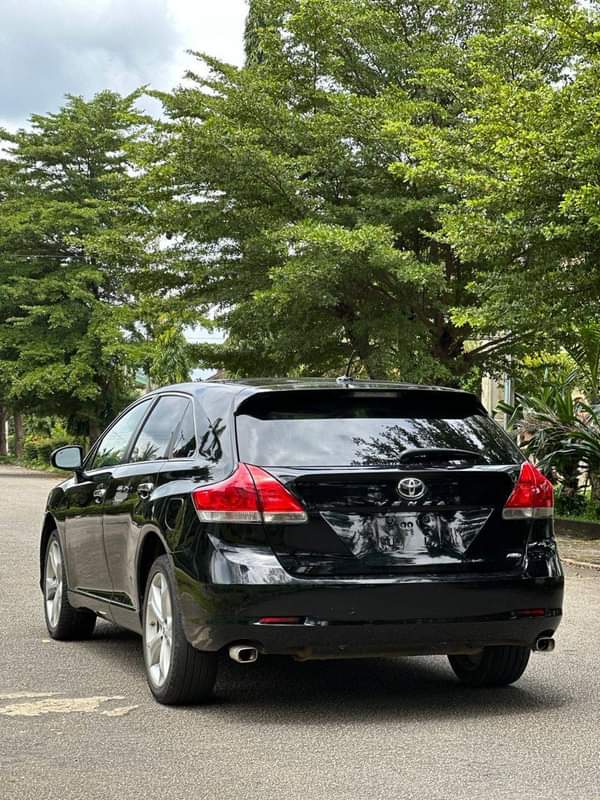 A picture of Mint 2010 Venza keyless full options nothing to fix Price