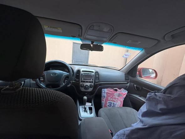 A picture of PURE TOKUNBO STANDARD HYUNDAI SANTA FE 2010
