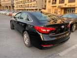A picture of Hyundai sonata 2017 us specs 2nd option Cash or finance