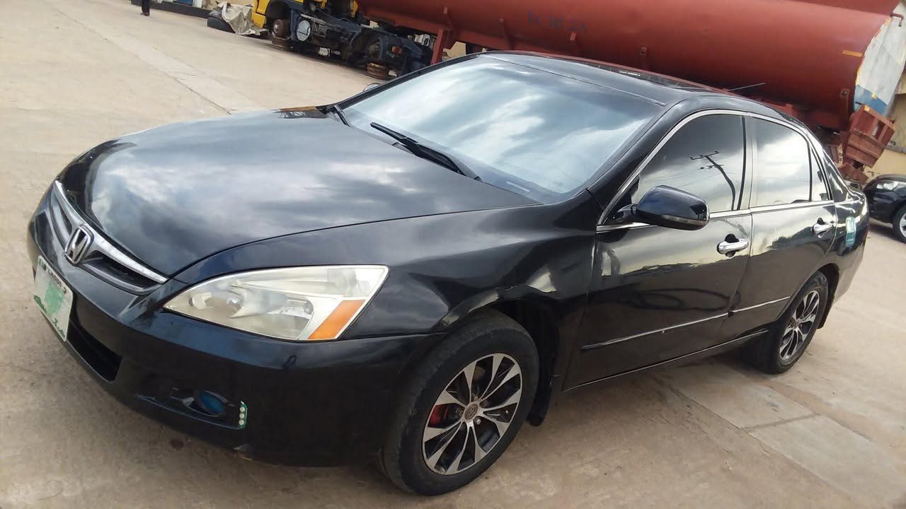 A picture of HONDA Accord DC