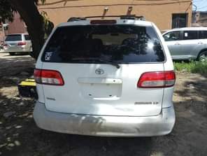 A picture of 2002 Toyota sienna tokumbo LE Price 5 2m Location Mile2
