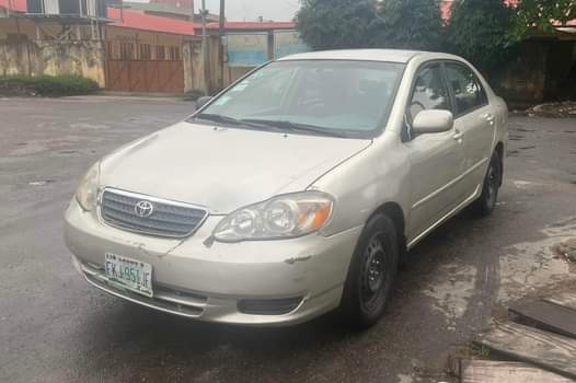 A picture of Toyota Corolla 2004