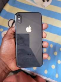 A picture of I phone x gb gb64