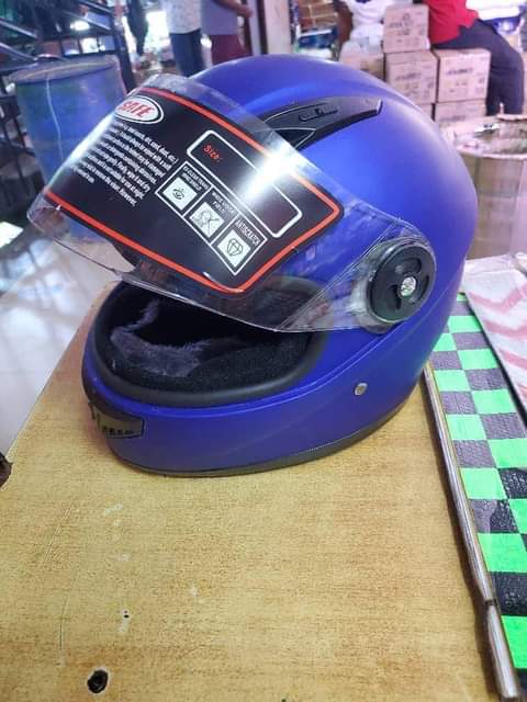 A picture of Mzuri Sana Motorcycle full face helmet