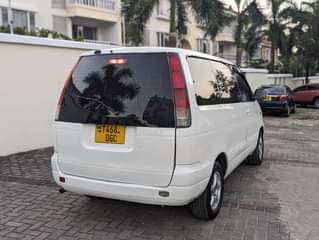 A picture of Toyota Noah