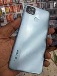 A picture of infinix hot10i