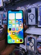 A picture of Xs 256gbs No Face ID 650000 Battery life 78
