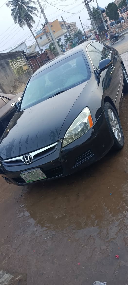 A picture of Honda accord engine and gearbox untouched 2 5