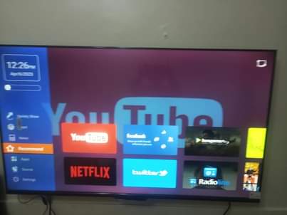 A picture of 55 inch smart android frameless 4k at 985k .swaps allowed