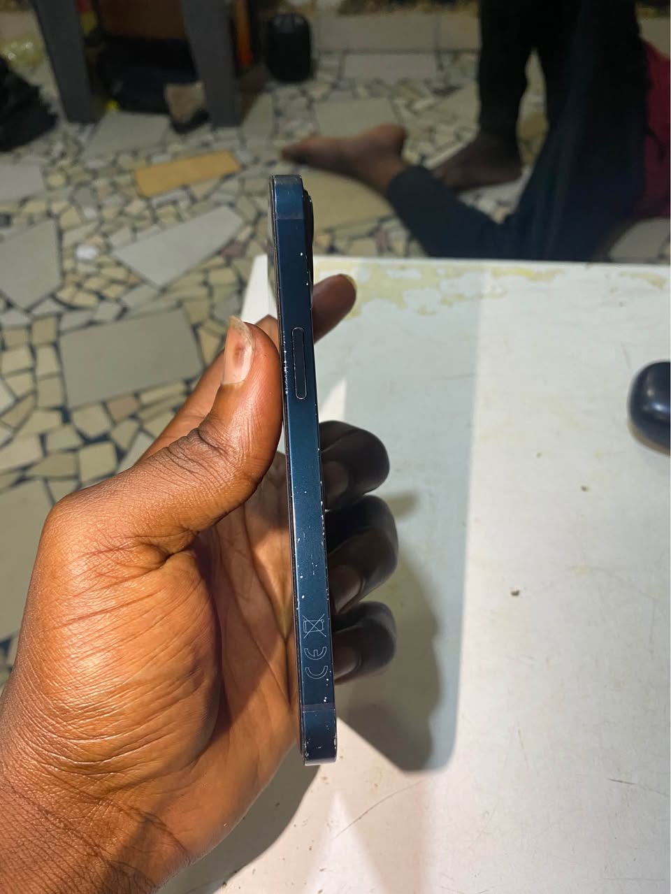 A picture of iPhone 13 128gb
