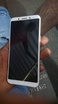 A picture of Oppo A83