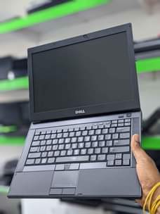 A picture of PATA LAPTOPS NA DESKTOP USED KUTOKA MAREKANI.TUPO MAKUMBUSHO JENGO LA