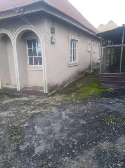 A picture of A decent modern designed four bedroom flat for urgent sale