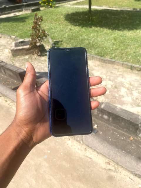 A picture of Infinix Hot12i