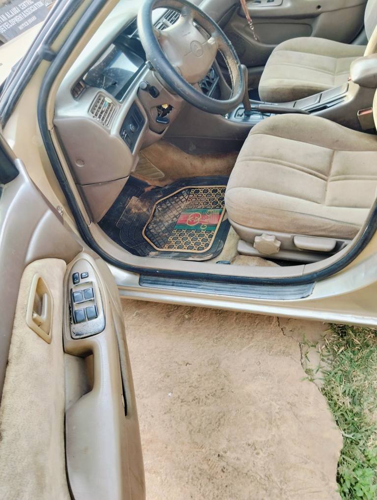 A picture of Toyota Camry le
