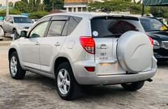 A picture of TOYOTA RAV4