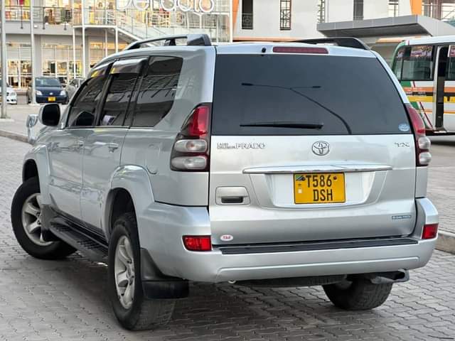 A picture of Toyota LANDCRUISER