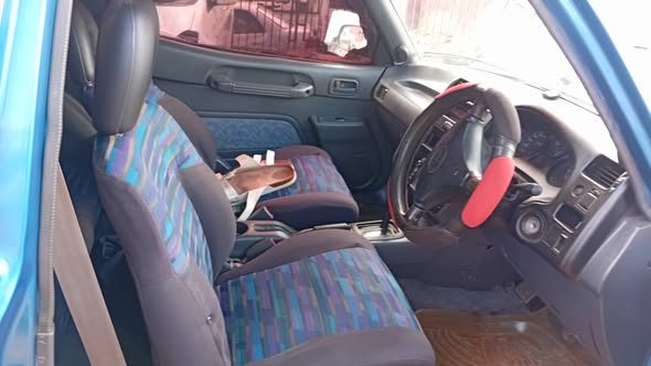 A picture of Rav4 short