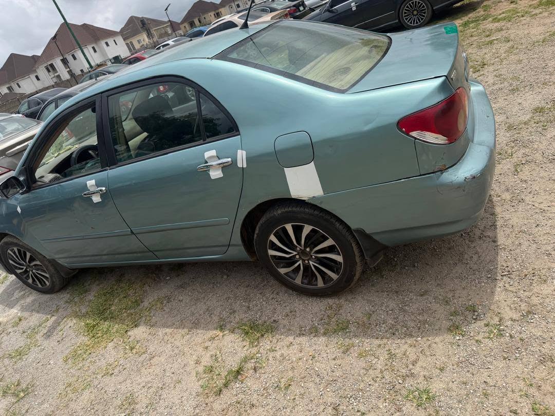 A picture of Toyota corolla 2005 free accident nothing to fix just buy