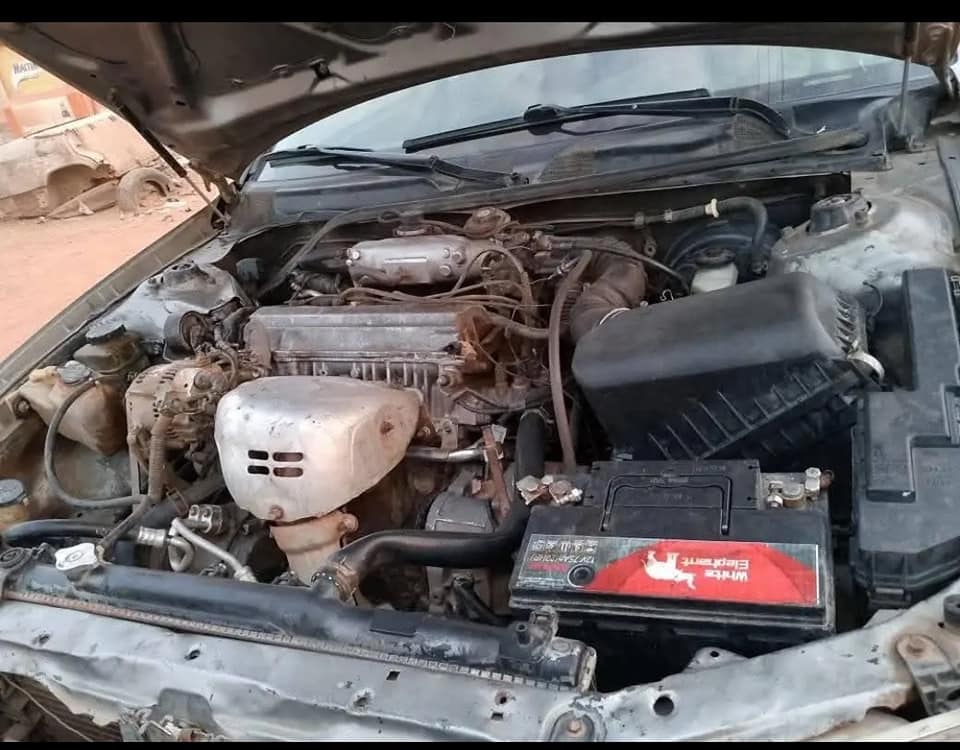 A picture of Toyota Camry 2 2 droplight
