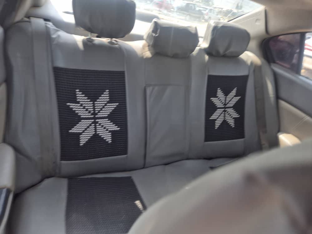 A picture of HONDA CIVIC 2013