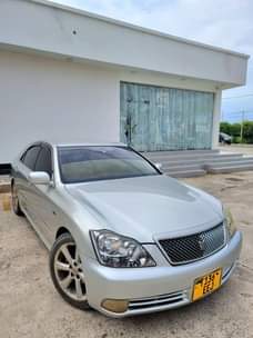 A picture of Toyota crown athletic