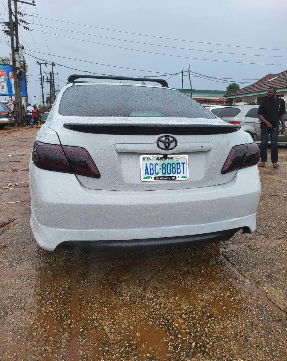A picture of TOYOTA CAMRY 09