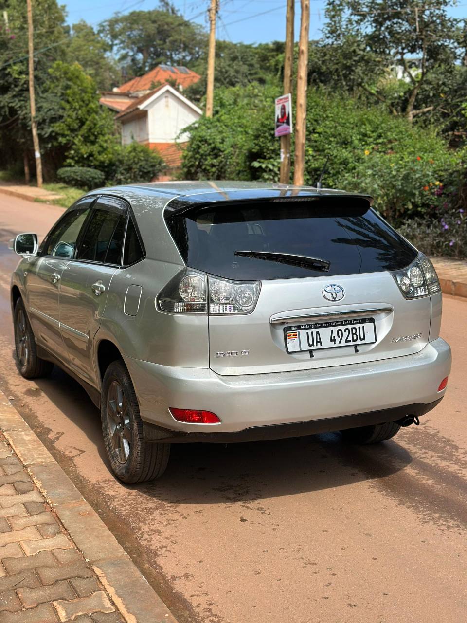 A picture of TOYOTA HARRIER 2.4CC