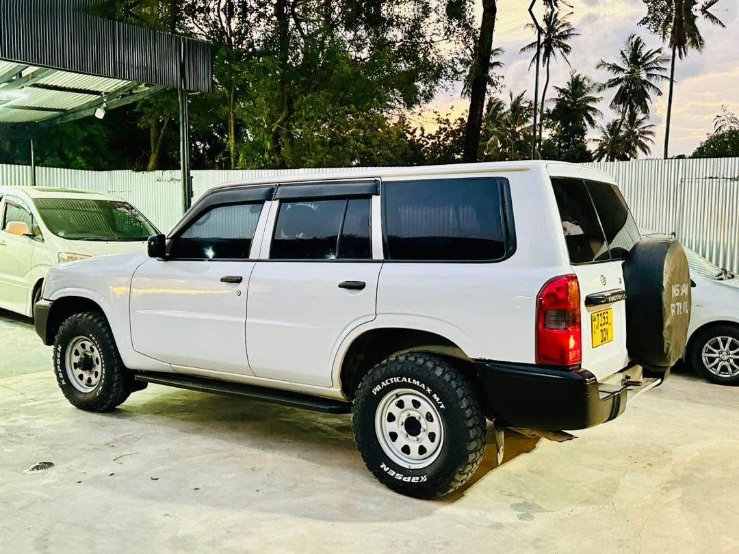 A picture of Nissan Patrol Y61