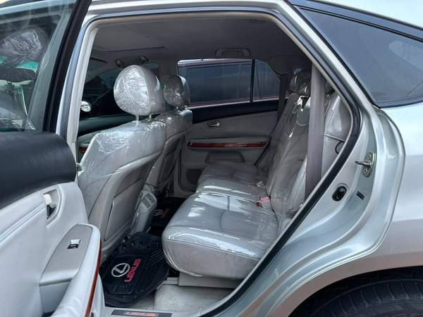A picture of For sale Few months used 2006 Lexus RX 330 Full